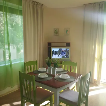 Apartment Апартамент Дени *